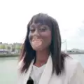 À 11 ans, sa peau change mystérieusement… 20 ans plus tard, elle défile sur les podiums !